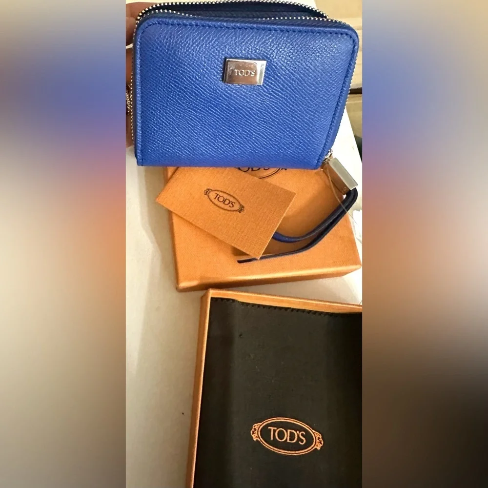 ‼️RARE‼️🎸💯AUTH. TOD’S🎸🔥NWT🔥Small Blue Pebbled Leather Zip Around Wallet - Picture 10 of 15